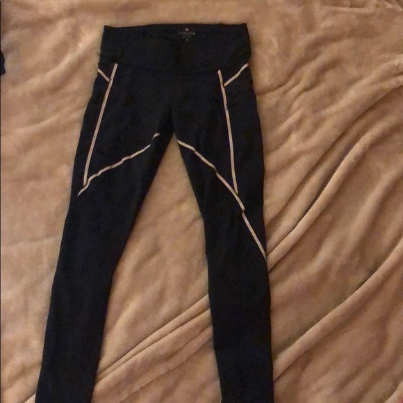 Athleta Pants - Athleta black leggings